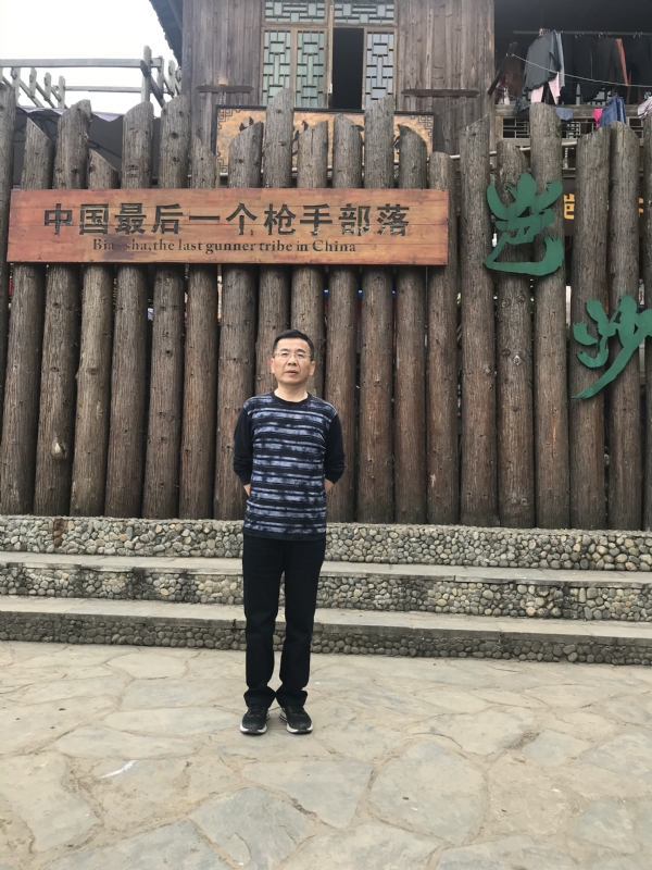 屯里的富豪的第一张照片--包头相亲服务中心