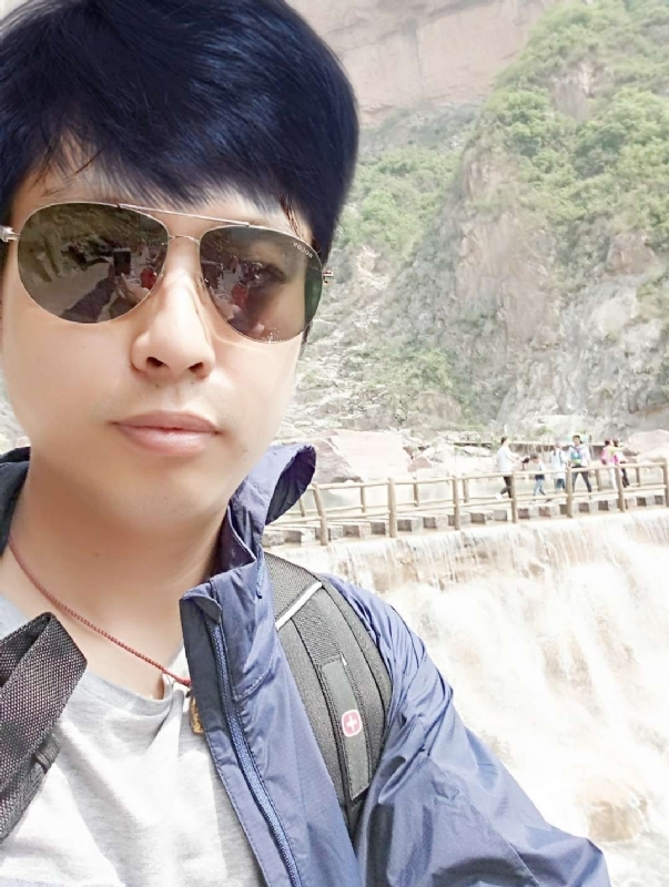 雅俗共赏的第一张照片--包头相亲服务中心