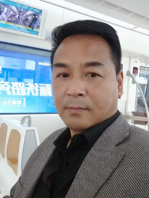 雪豹的第二张照片--包头相亲服务中心