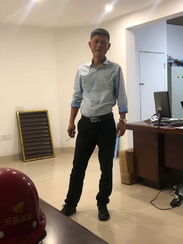 郁闷之中的第一张照片--包头相亲服务中心