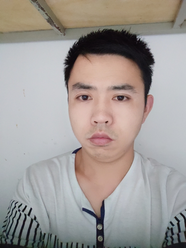 老男孩的第一张照片--包头相亲服务中心