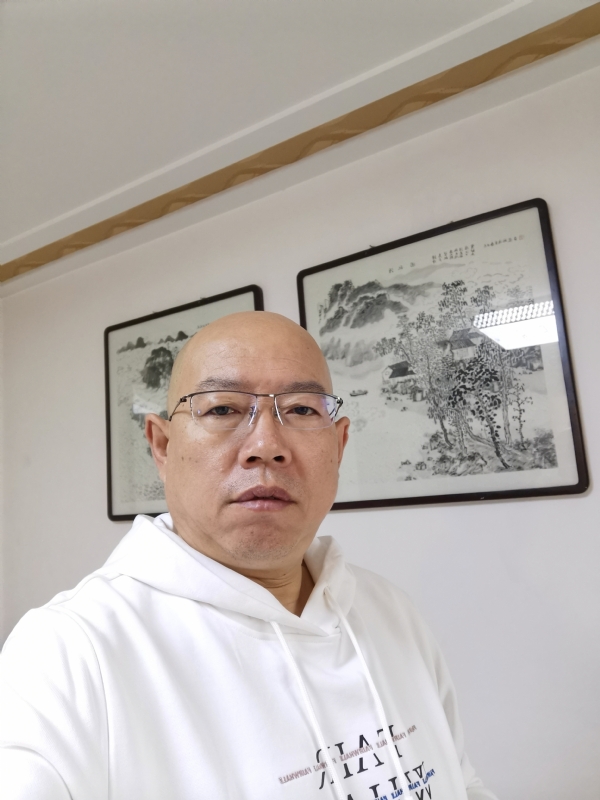 光头博士的第一张照片--包头相亲服务中心