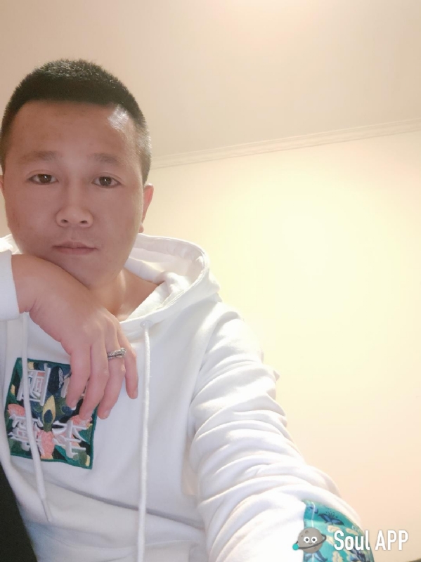 Away的第一张照片--包头相亲服务中心