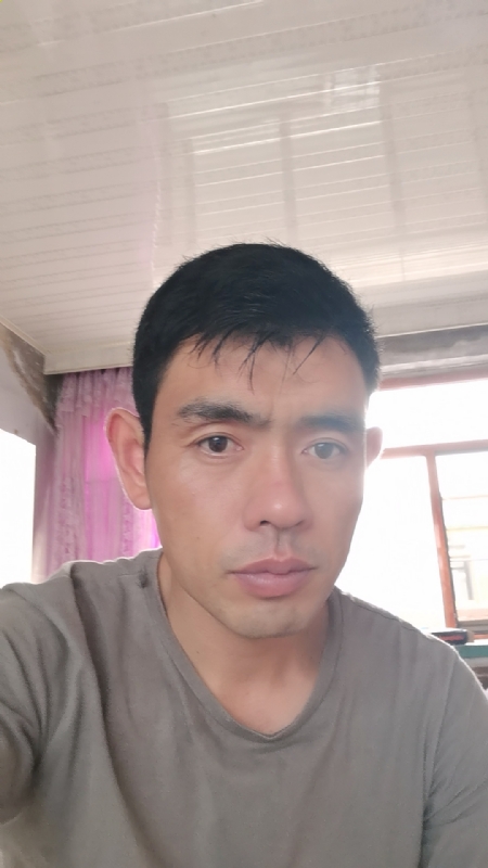 小草莓1981的第一张照片--包头相亲服务中心