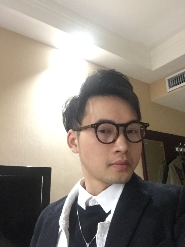 曾亮的第三张照片--包头相亲服务中心