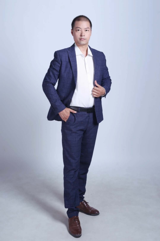 努力的青年的第一张照片--包头相亲服务中心