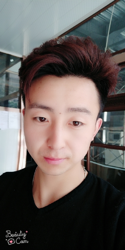 拼命微笑的第三张照片--包头相亲服务中心