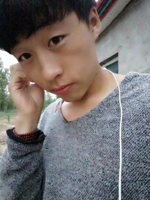 小胡的第一张照片--包头相亲服务中心