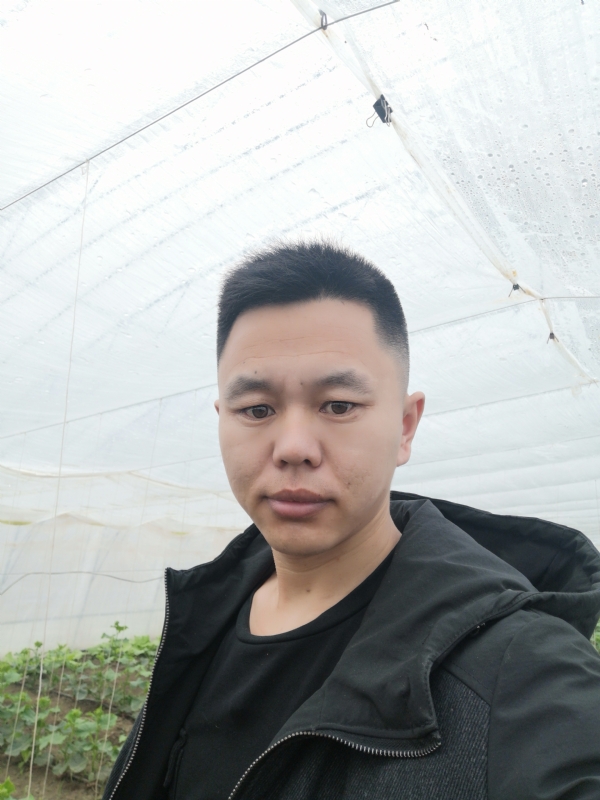 宇成的第一张照片--包头相亲服务中心