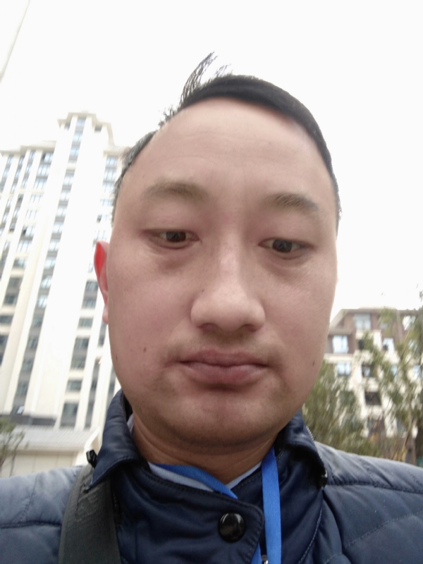 老男人的第一张照片--包头相亲服务中心