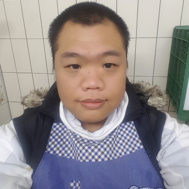 黑熊的第一张照片--包头相亲服务中心