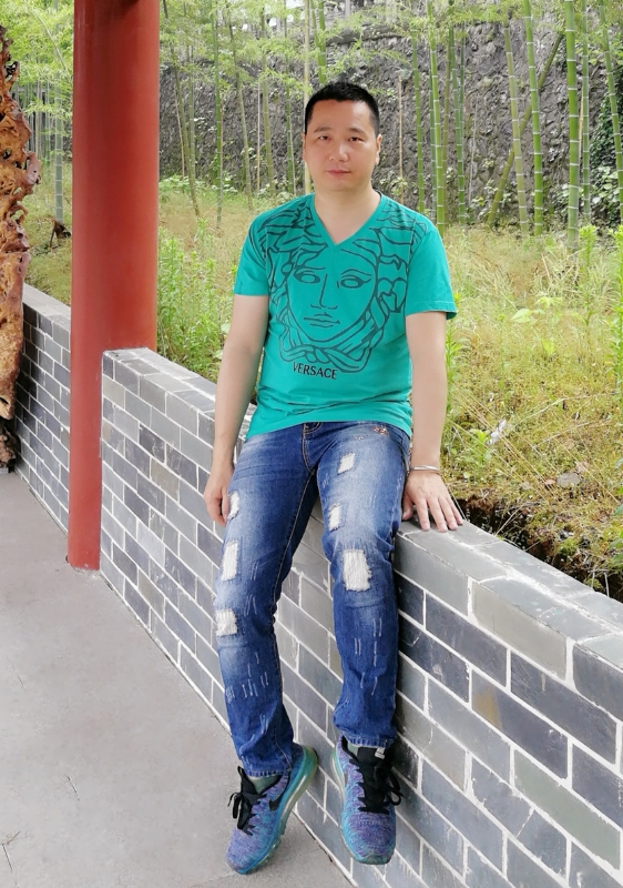 缘分不易的第一张照片--包头相亲服务中心