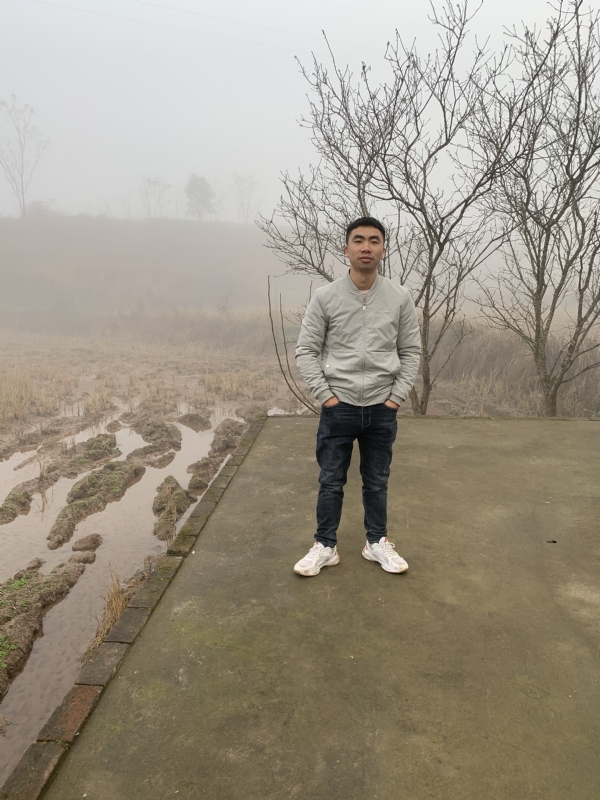 迷路的小猪的第二张照片--包头相亲服务中心