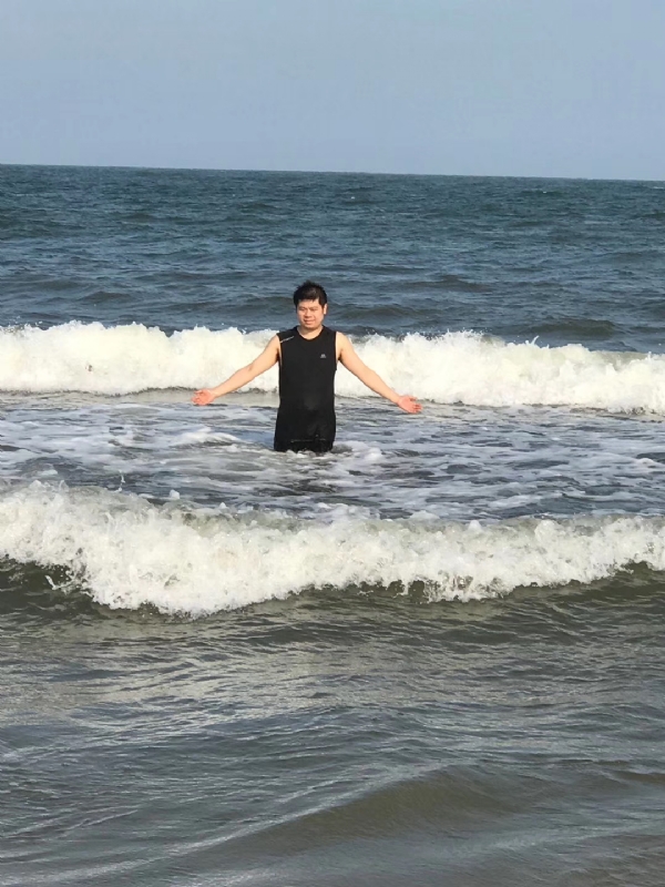 TS杰的第一张照片--包头相亲服务中心