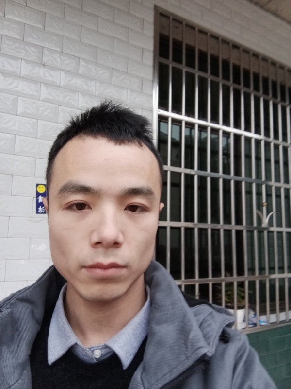 笑得那么开心的第二张照片--包头相亲服务中心