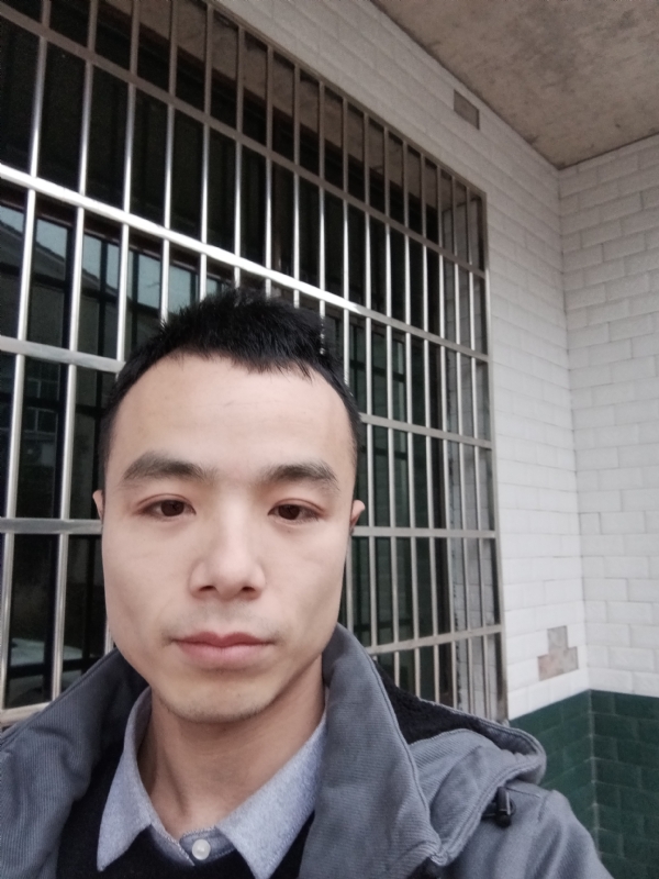 笑得那么开心的第三张照片--包头相亲服务中心