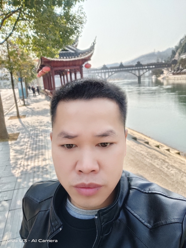 啊锦的第一张照片--包头相亲服务中心