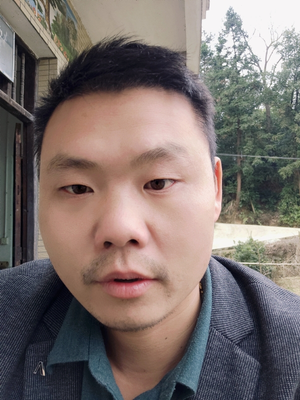 曾小焱的第一张照片--包头相亲服务中心