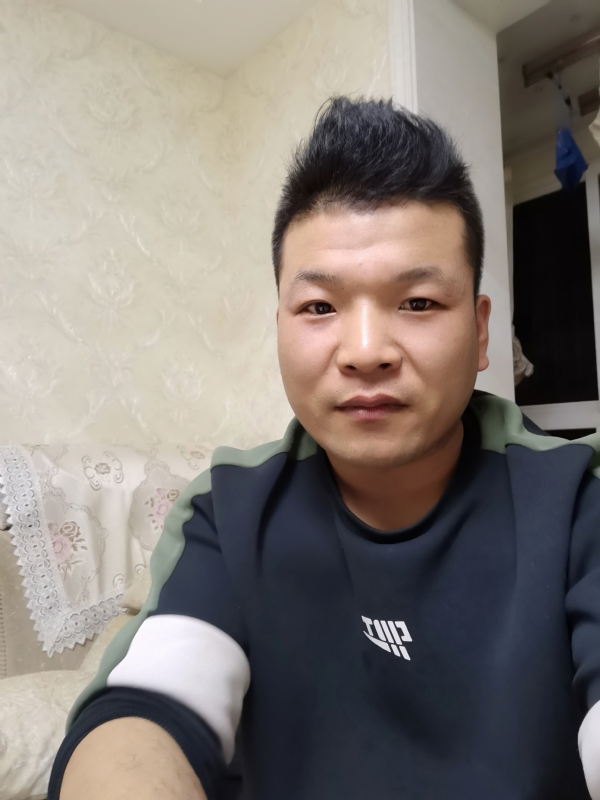 小猪猪的第一张照片--包头相亲服务中心