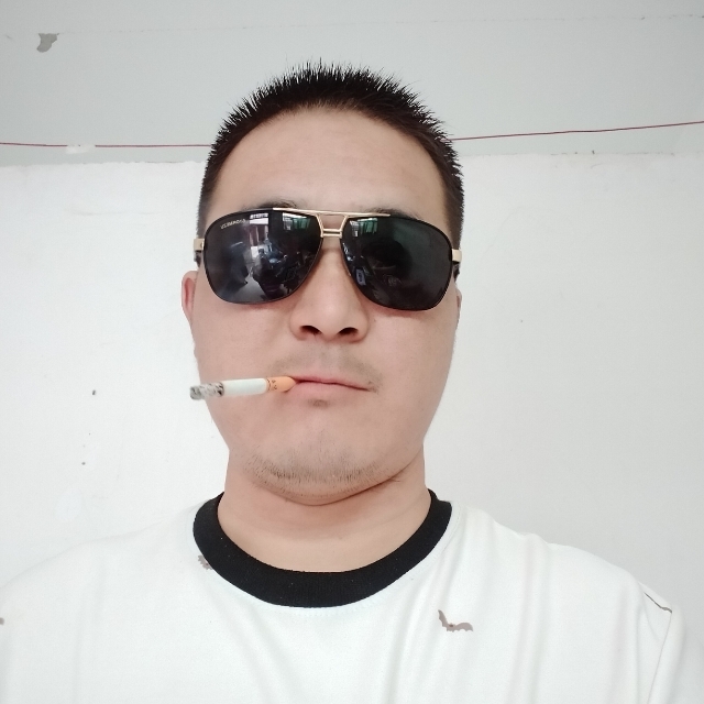 白伟伟的第一张照片--包头相亲服务中心