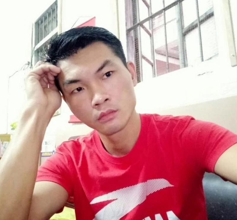 英俊的台灯的第一张照片--包头相亲服务中心