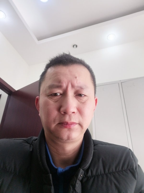 相视而笑的第一张照片--包头相亲服务中心