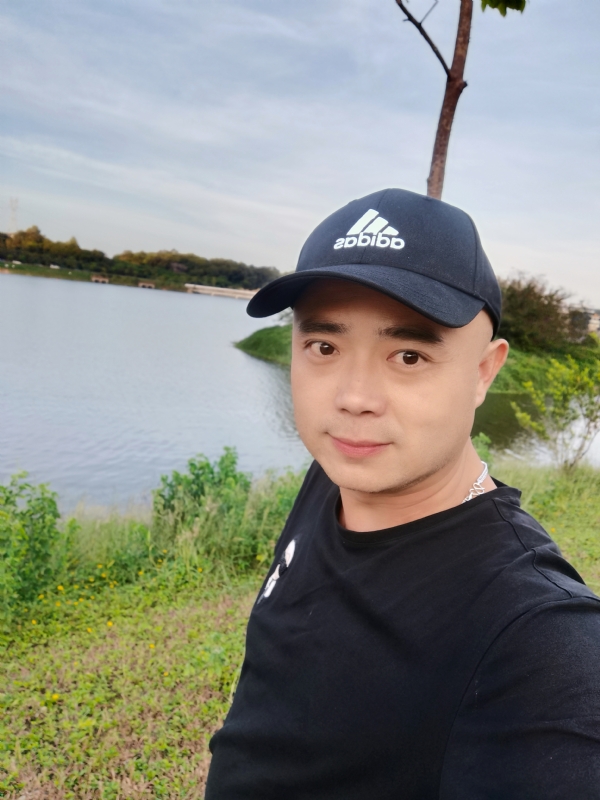 石头哥的第一张照片--包头相亲服务中心