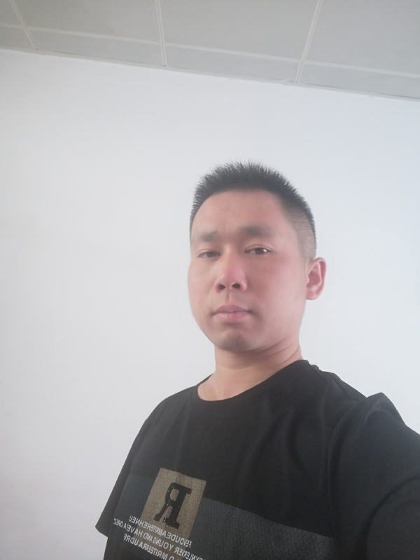 孤独的狼的第一张照片--包头相亲服务中心