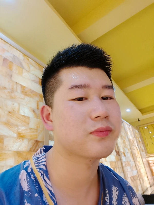 六月与阿十二的第一张照片--包头相亲服务中心