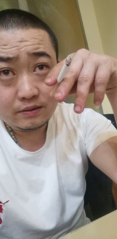 孤独的螃蟹的第一张照片--包头相亲服务中心