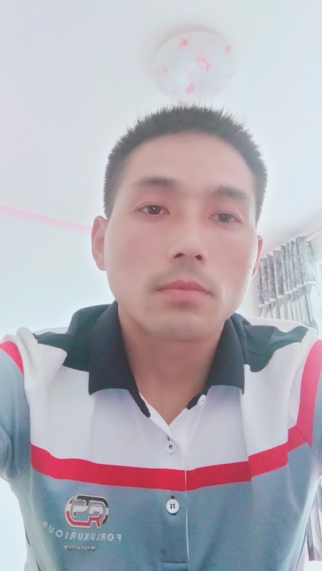 染红尘世的第二张照片--包头相亲服务中心