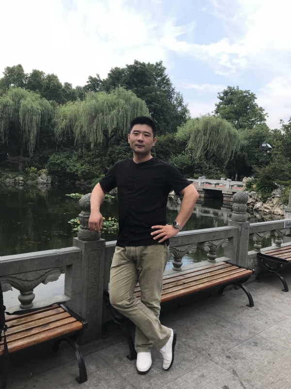 未来可期的第一张照片--包头相亲服务中心