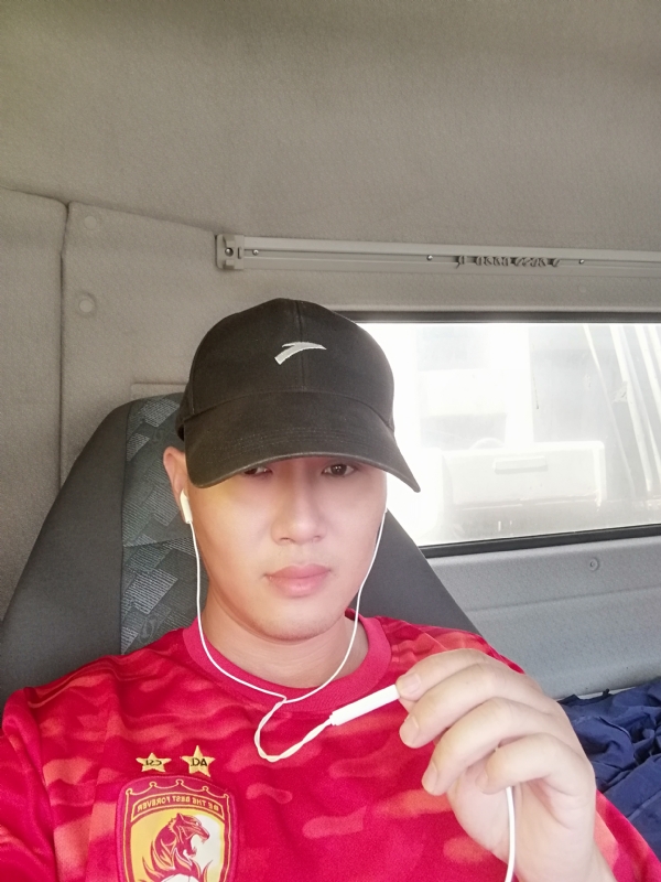 B大叔的第二张照片--包头相亲服务中心