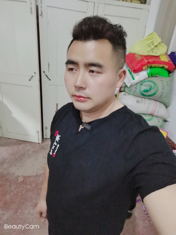 阿杰的第一张照片--包头相亲服务中心