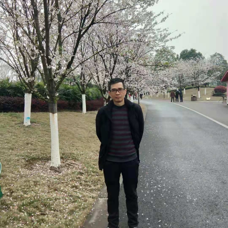 痴心爱人的第一张照片--包头相亲服务中心