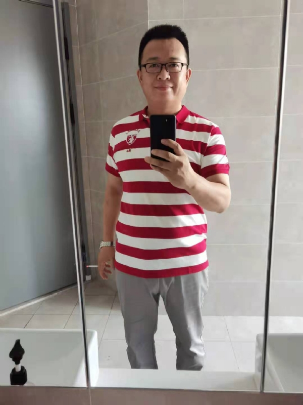 行走的打桩机的第一张照片--包头相亲服务中心