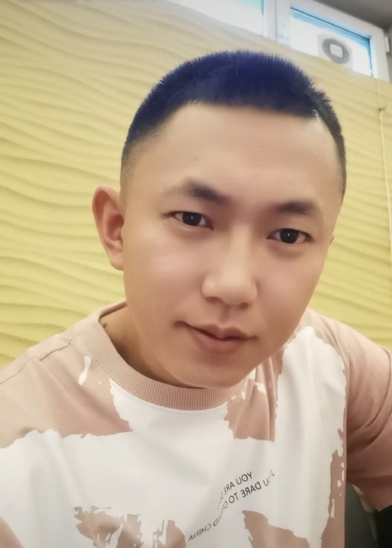 爱意随风起的第一张照片--包头相亲服务中心