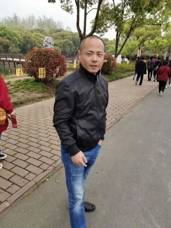 傻子的第一张照片--包头相亲服务中心