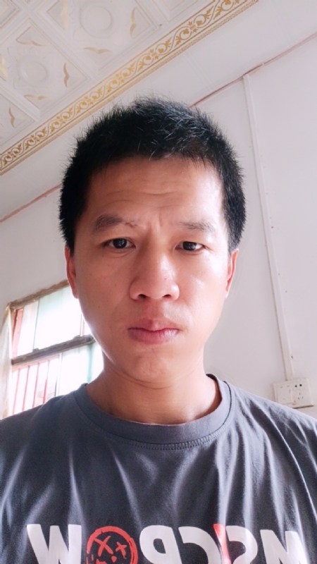 人都再努力的第一张照片--包头相亲服务中心