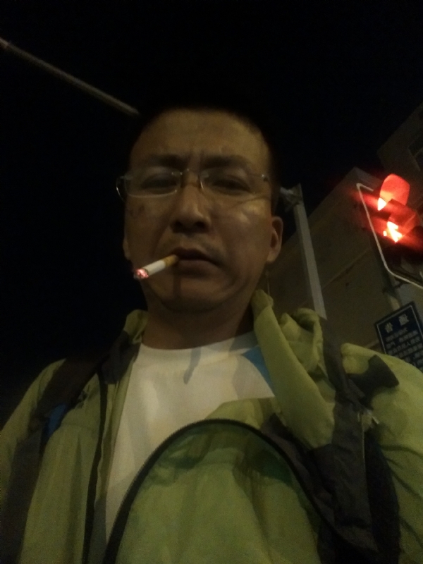 认真的生活的第一张照片--包头相亲服务中心