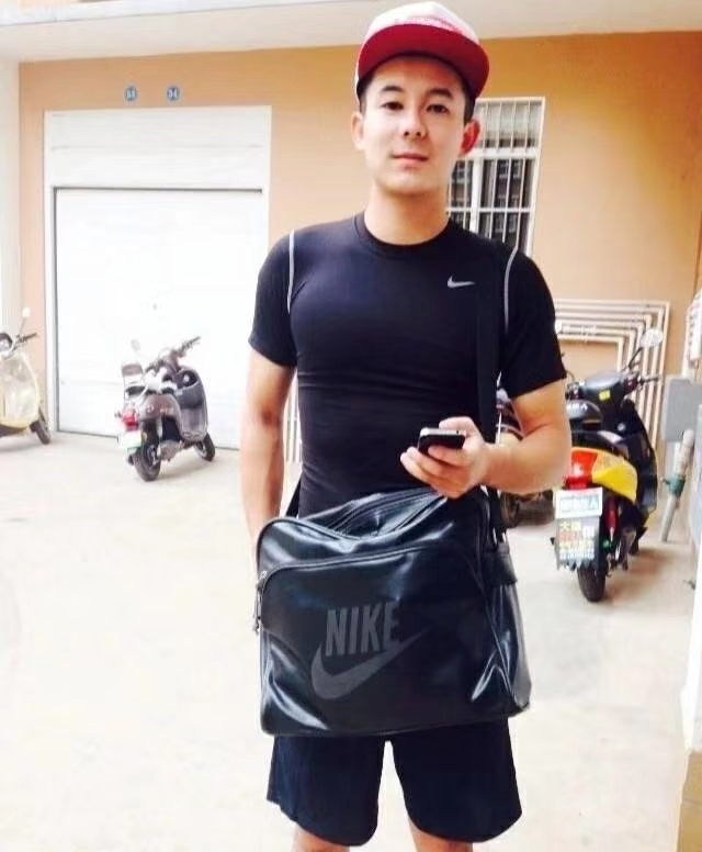 花花是只狗的第一张照片--包头相亲服务中心