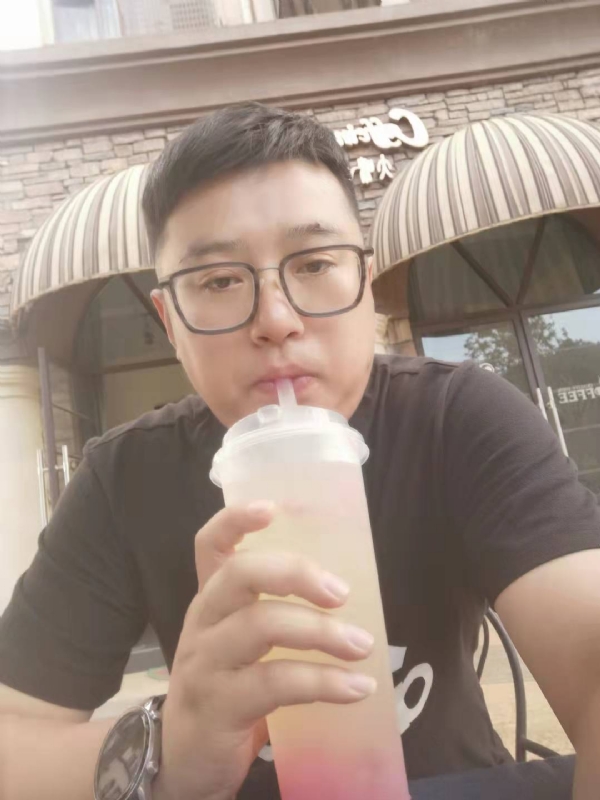 半旧情怀的第一张照片--包头相亲服务中心