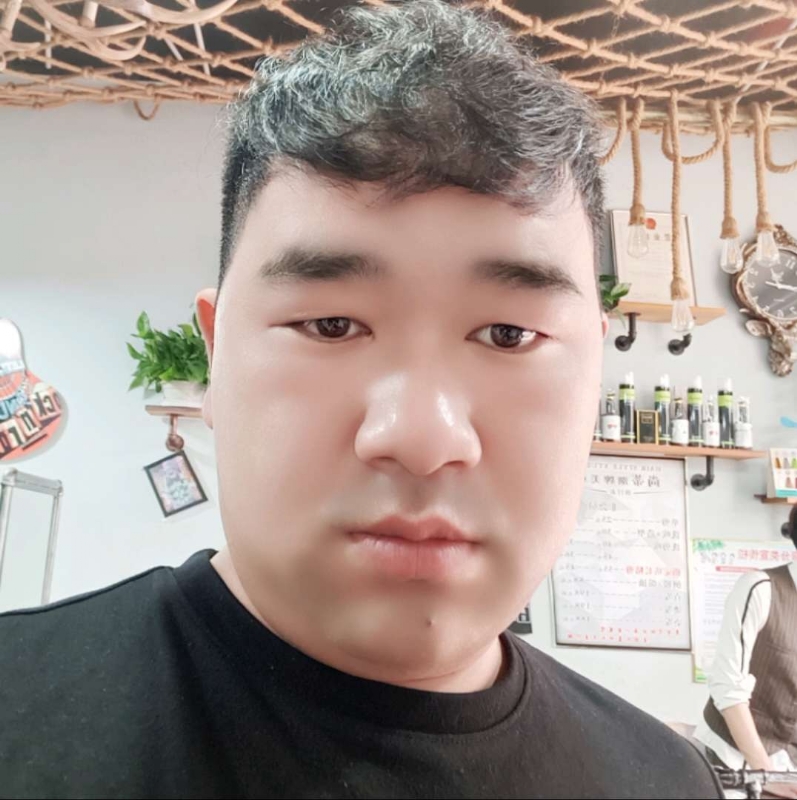 田野小伟的第一张照片--包头相亲服务中心