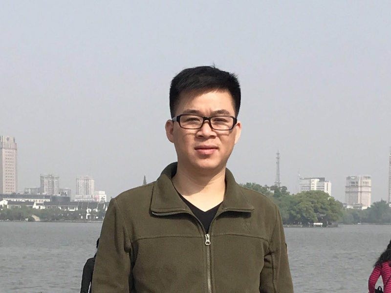 孔雀鱼的第一张照片--包头相亲服务中心