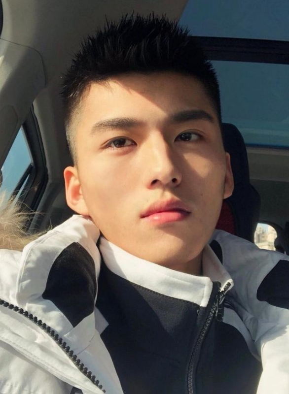 飞翔的第一张照片--包头相亲服务中心