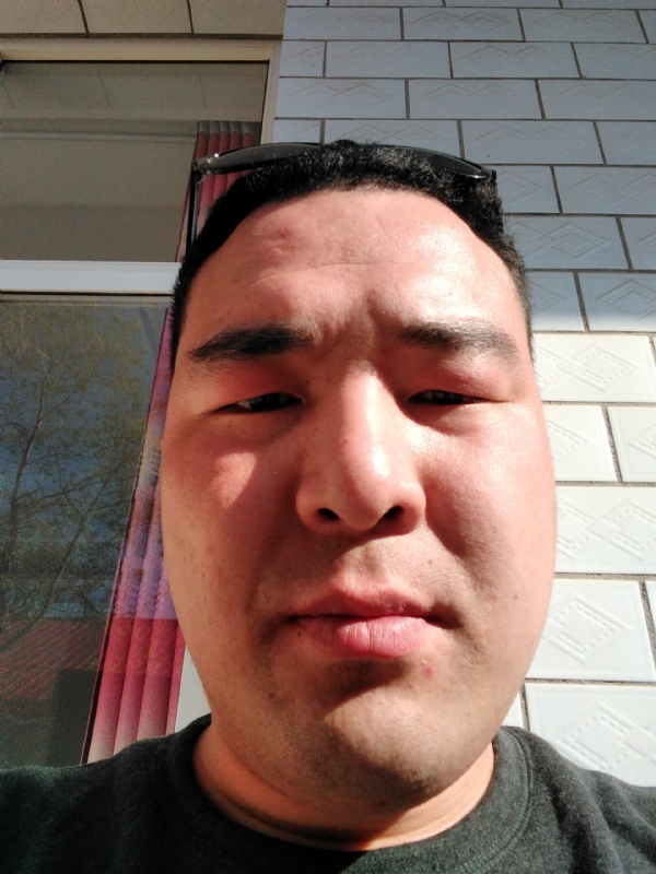 一羽垂天的第三张照片--包头相亲服务中心