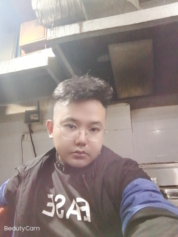 棒哥的第一张照片--包头相亲服务中心