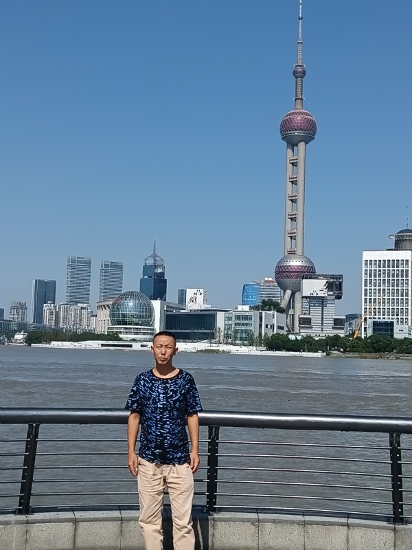 伪装浪漫的第一张照片--包头相亲服务中心