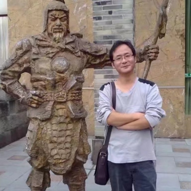 孤狼的第三张照片--包头相亲服务中心