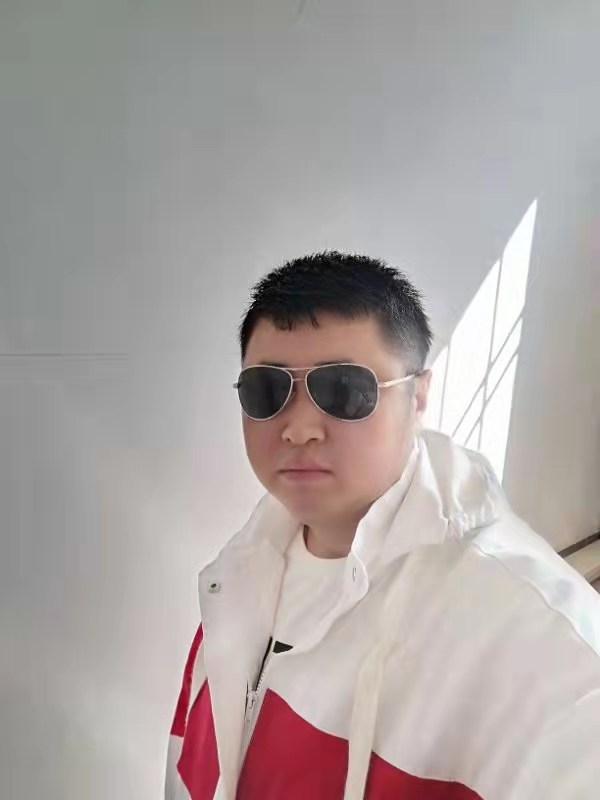 大漠叔叔的第一张照片--包头相亲服务中心